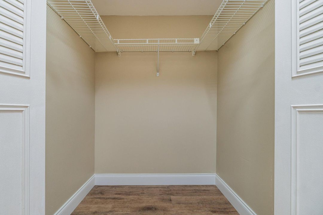 合同活跃: $325,000 (3 贝兹, 3 浴室, 1326 平方英尺)