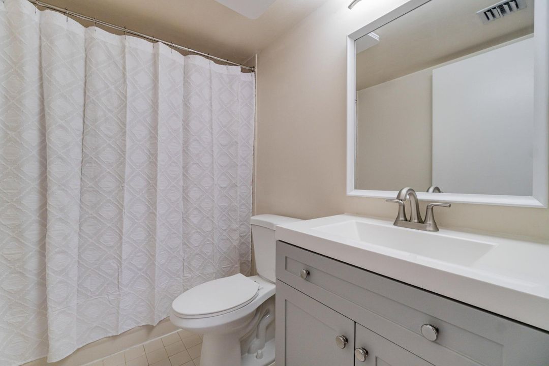 合同活跃: $325,000 (3 贝兹, 3 浴室, 1326 平方英尺)