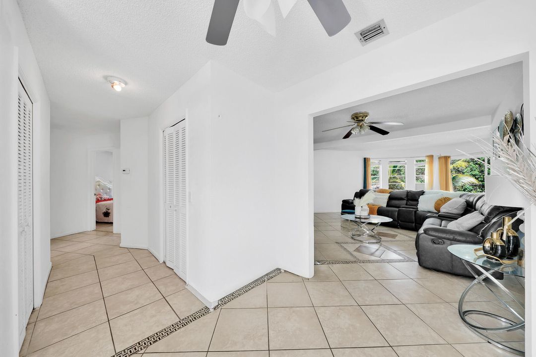 For Sale: $300,000 (3 beds, 2 baths, 1729 Square Feet)