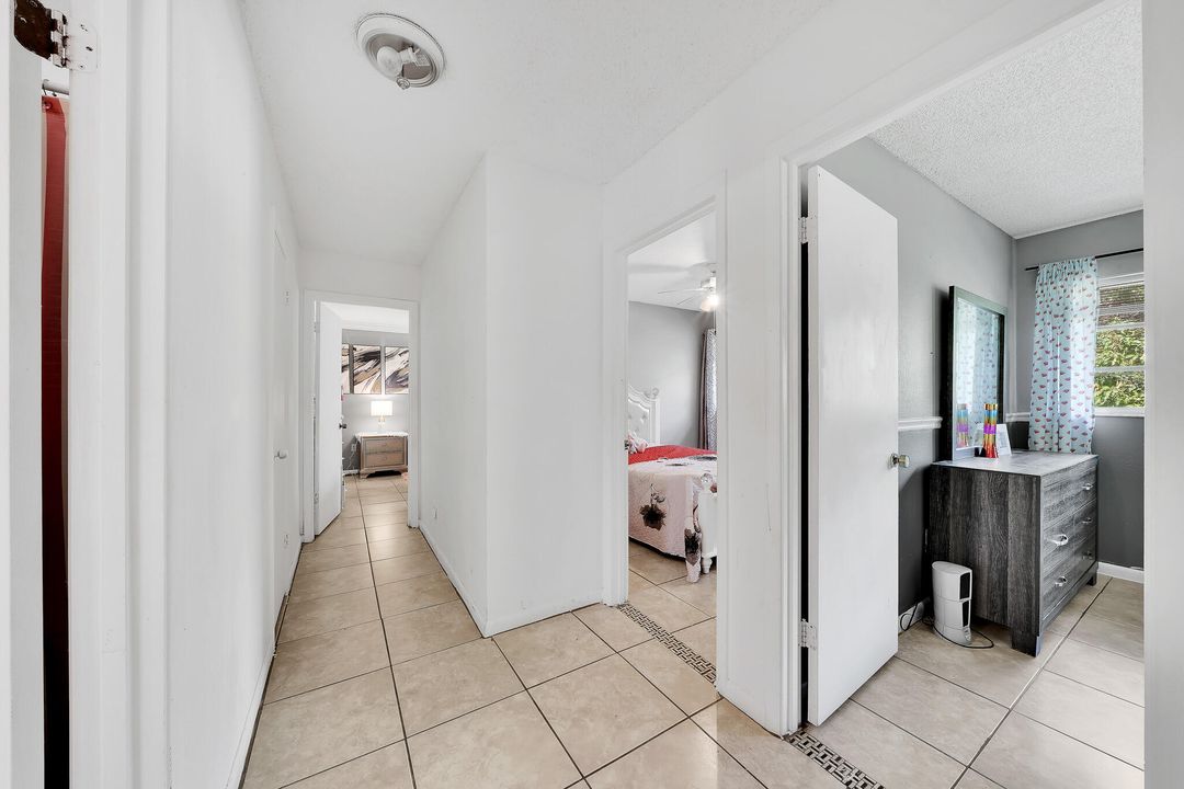 For Sale: $300,000 (3 beds, 2 baths, 1729 Square Feet)