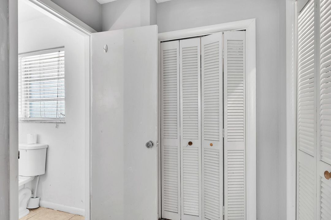 For Sale: $300,000 (3 beds, 2 baths, 1729 Square Feet)