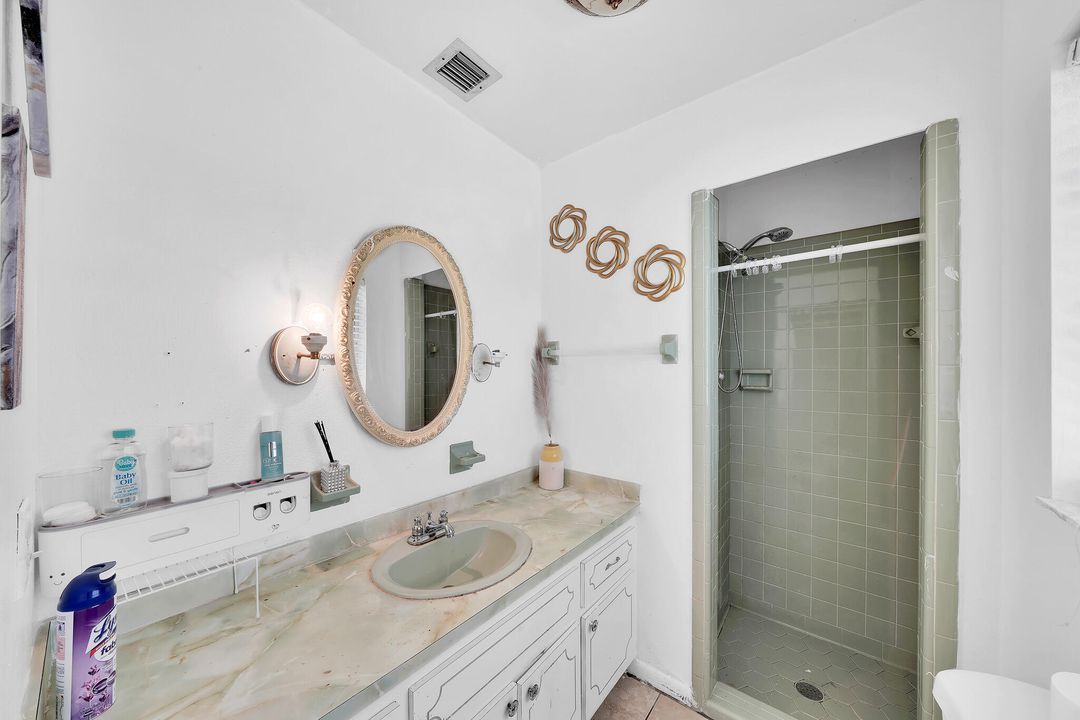 For Sale: $300,000 (3 beds, 2 baths, 1729 Square Feet)