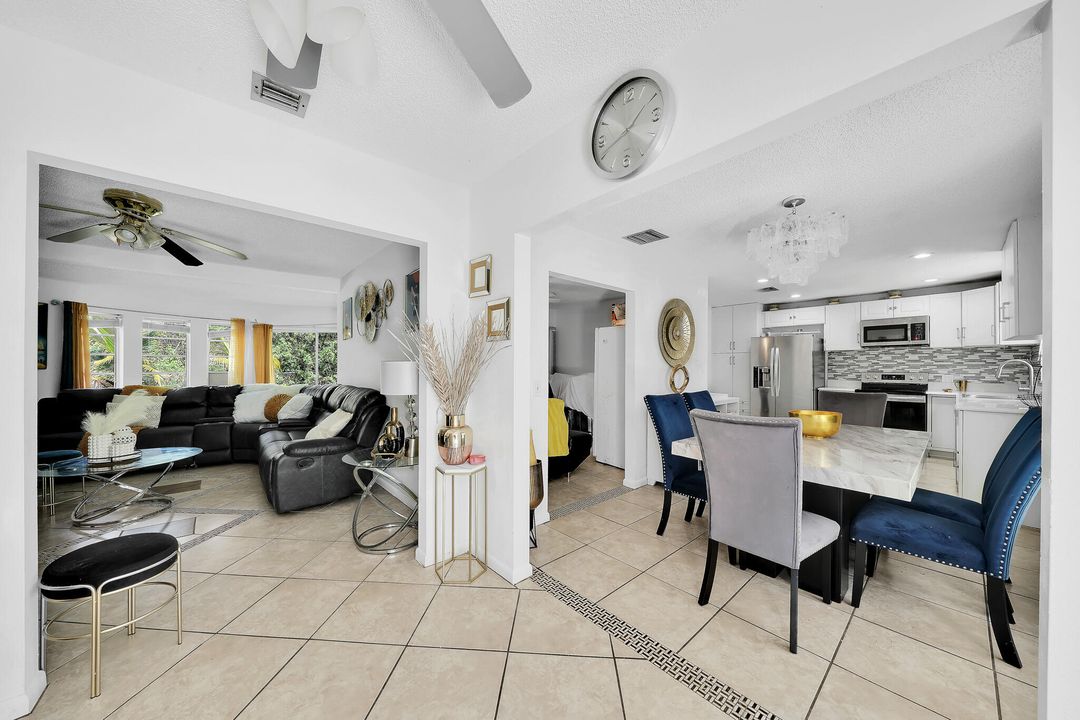 For Sale: $300,000 (3 beds, 2 baths, 1729 Square Feet)