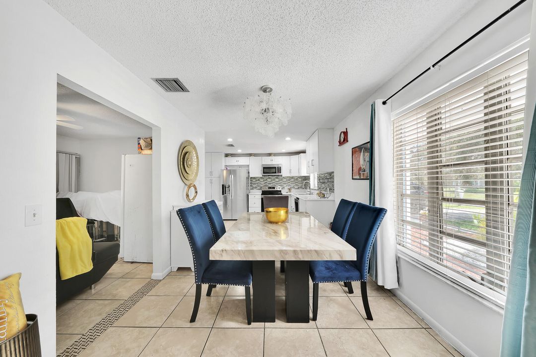 For Sale: $300,000 (3 beds, 2 baths, 1729 Square Feet)