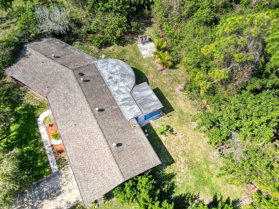 For Sale: $300,000 (3 beds, 2 baths, 1729 Square Feet)