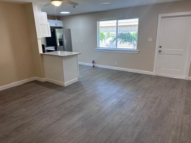 合同活跃: $2,400 (3 贝兹, 2 浴室, 1000 平方英尺)