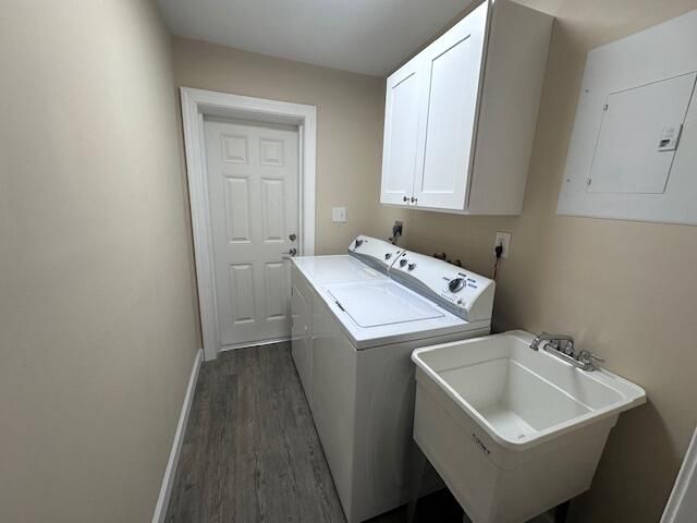 合同活跃: $2,400 (3 贝兹, 2 浴室, 1000 平方英尺)