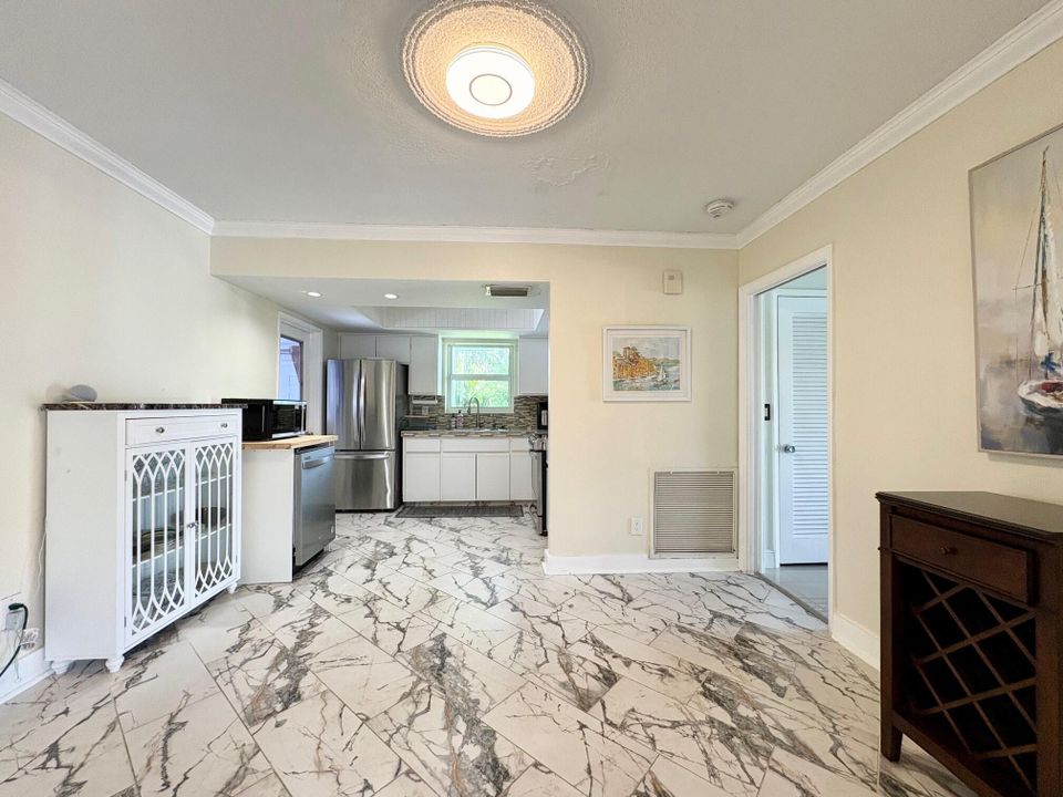 For Rent: $5,800 (2 beds, 2 baths, 1521 Square Feet)