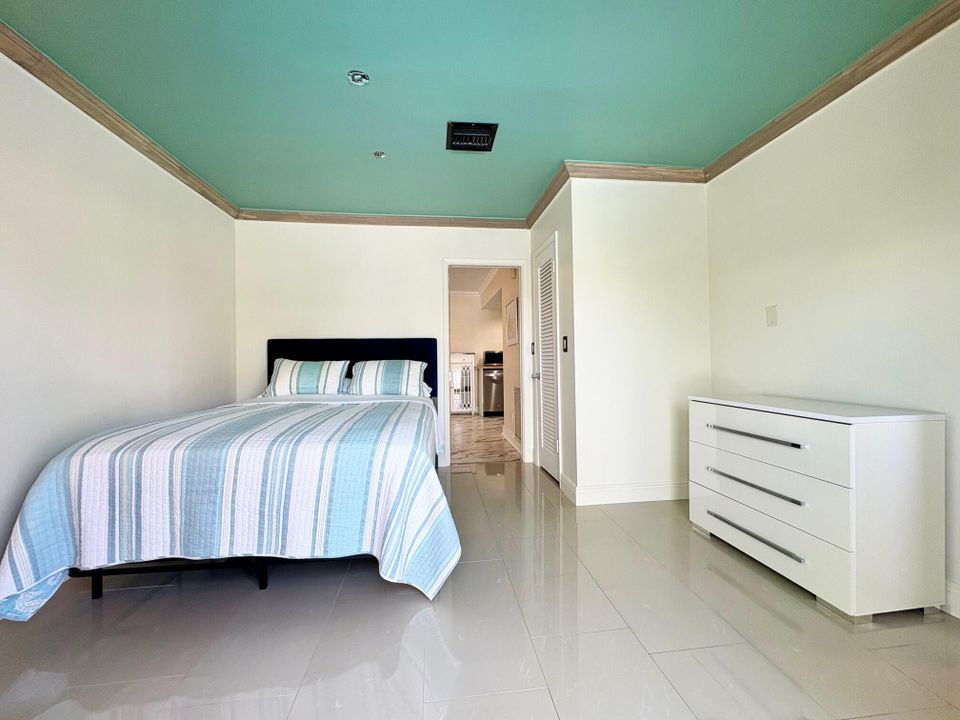 For Rent: $5,800 (2 beds, 2 baths, 1521 Square Feet)