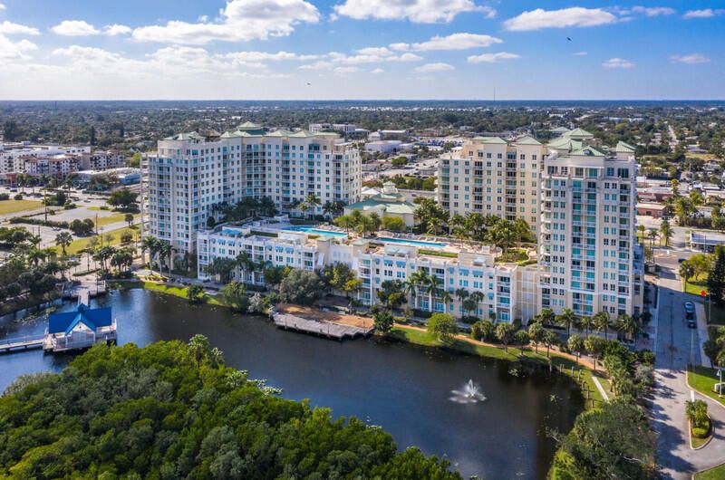 For Sale: $429,000 (2 beds, 2 baths, 1085 Square Feet)