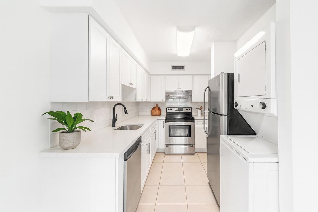 Recently Sold: $139,000 (2 beds, 2 baths, 1097 Square Feet)