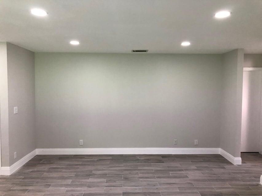 Под контрактом: $3,100 (3 спален, 2 ванн, 1273 Квадратных фут)