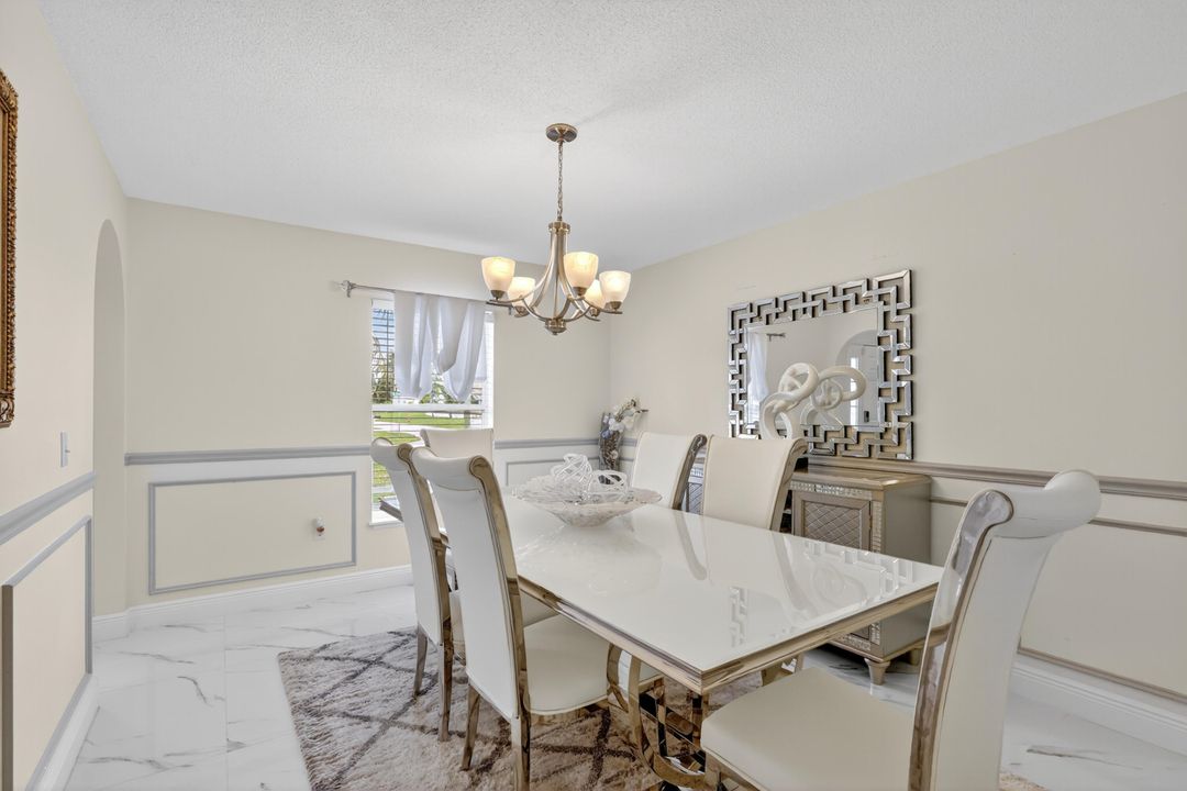 出租: $3,500 (5 贝兹, 2 浴室, 2229 平方英尺)