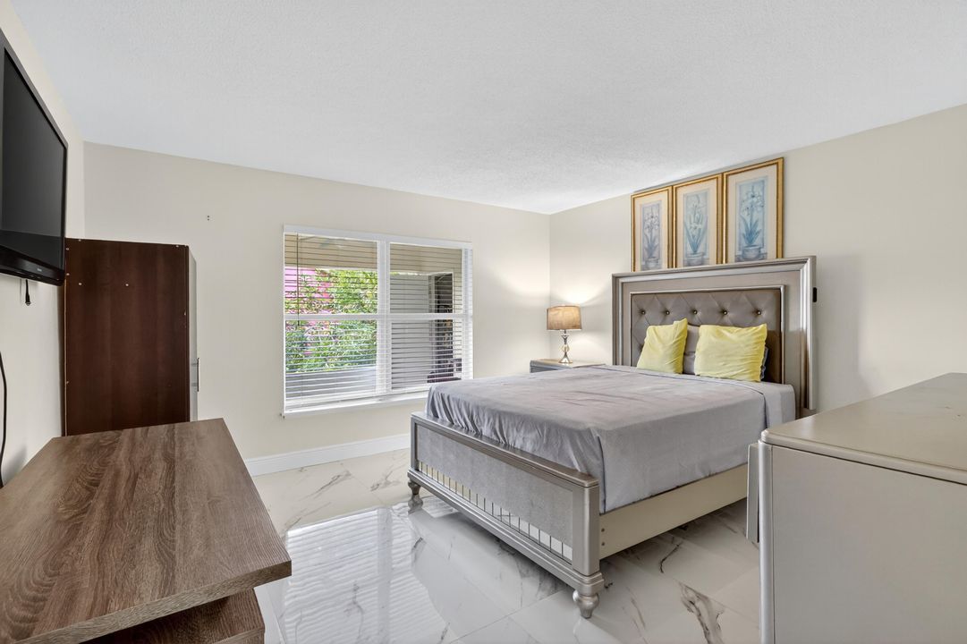 出租: $3,500 (5 贝兹, 2 浴室, 2229 平方英尺)