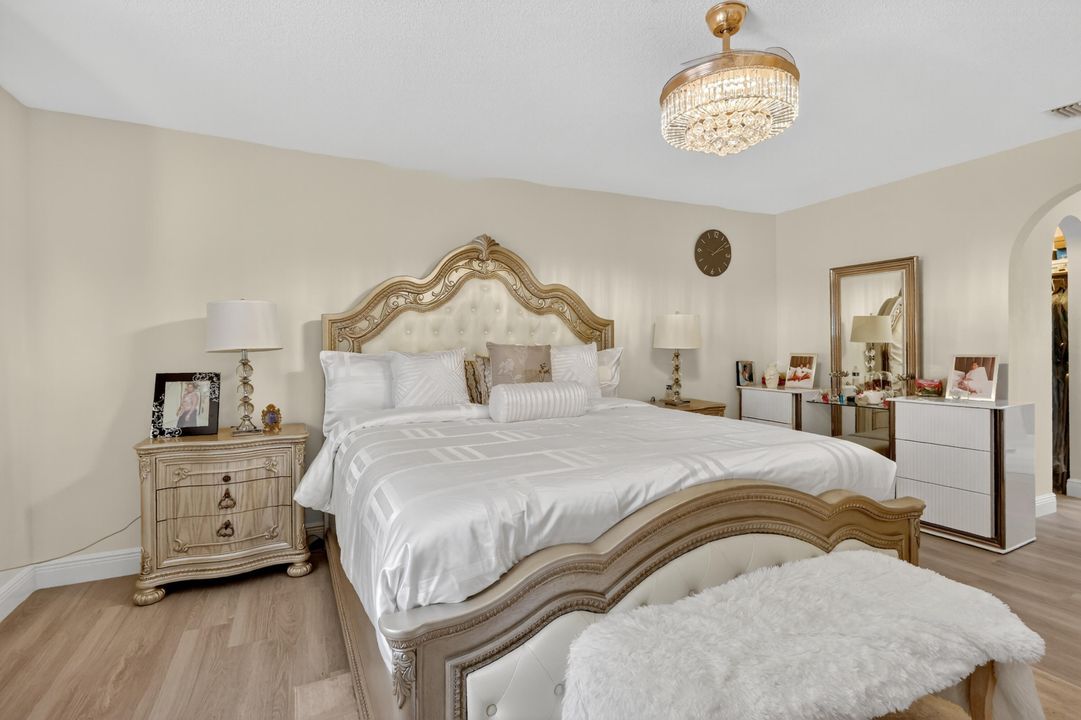 出租: $3,500 (5 贝兹, 2 浴室, 2229 平方英尺)