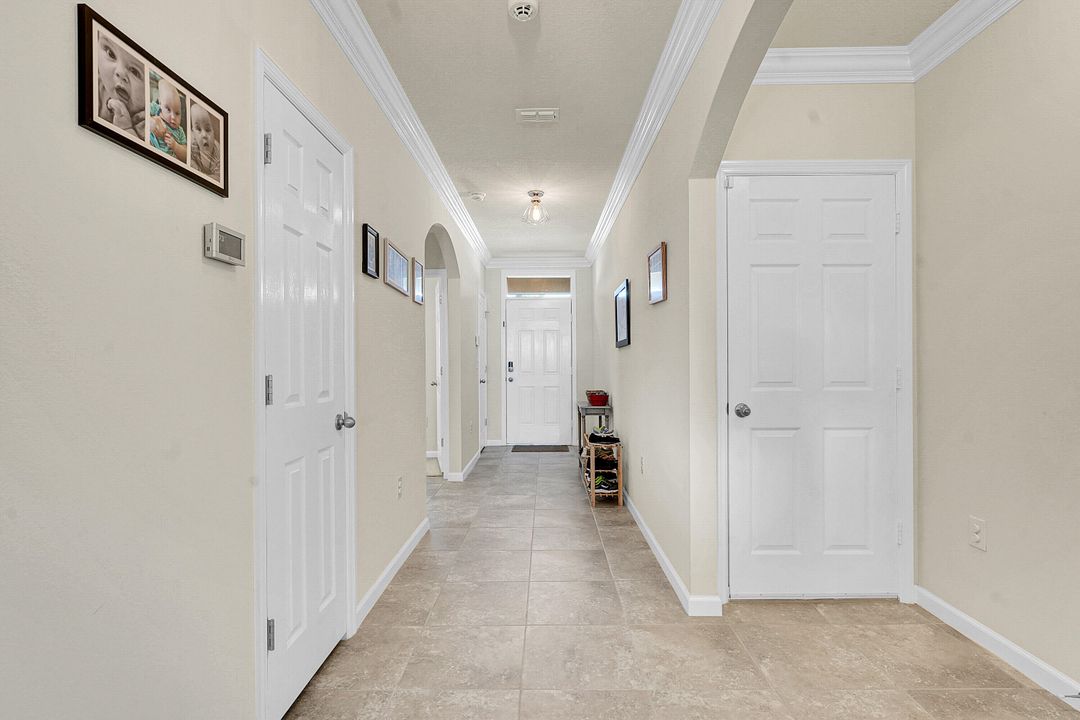 На продажу: $410,000 (4 спален, 2 ванн, 1846 Квадратных фут)