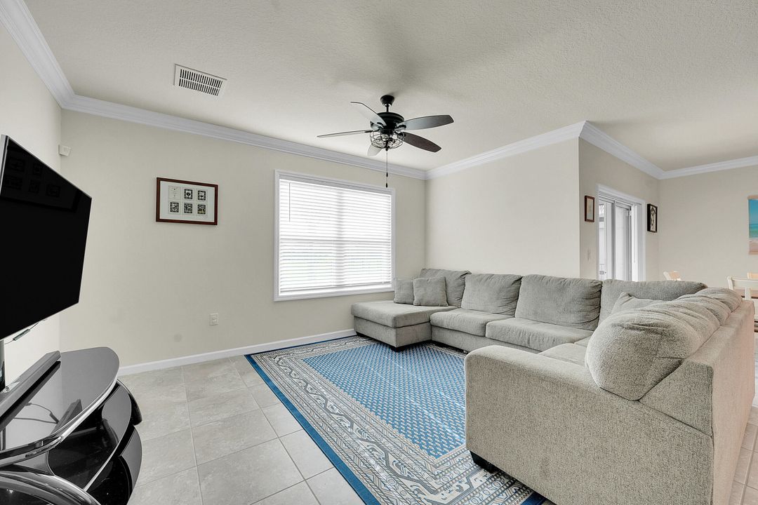 На продажу: $410,000 (4 спален, 2 ванн, 1846 Квадратных фут)