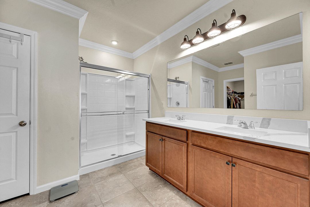 На продажу: $410,000 (4 спален, 2 ванн, 1846 Квадратных фут)