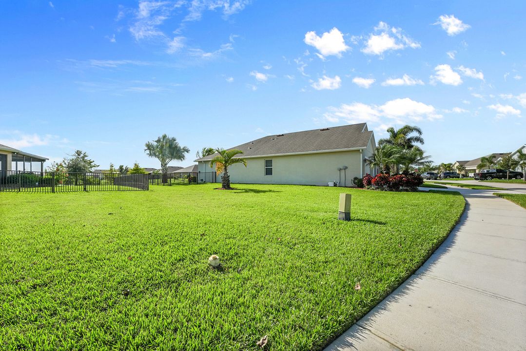 На продажу: $410,000 (4 спален, 2 ванн, 1846 Квадратных фут)