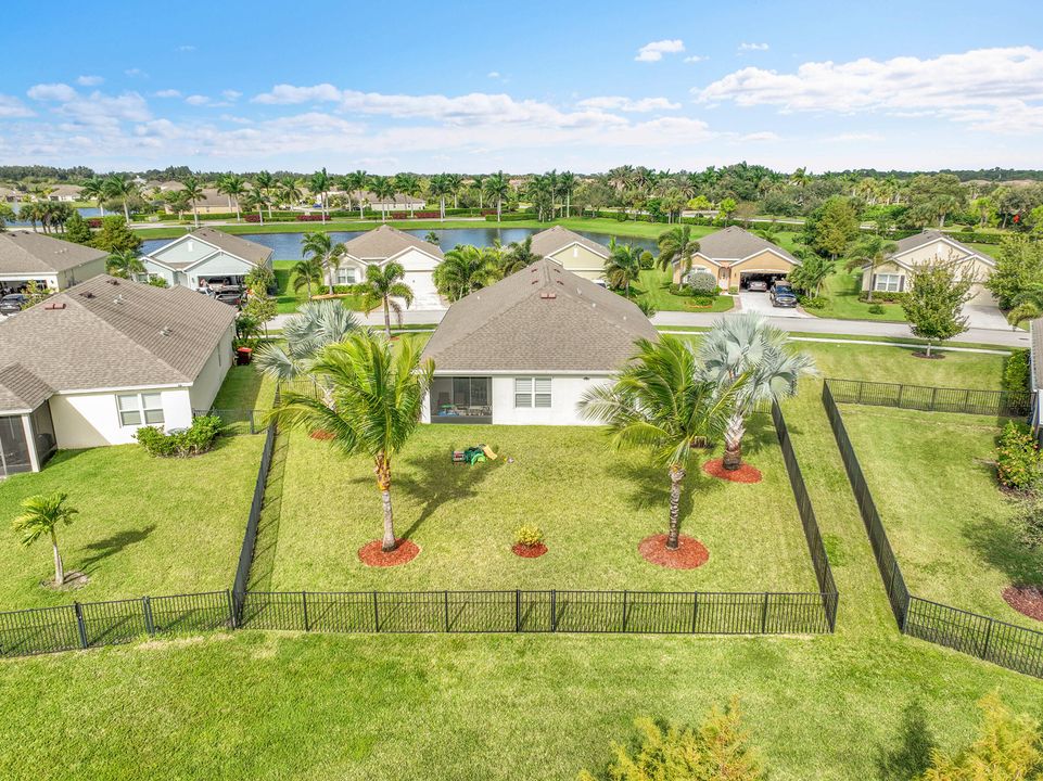 На продажу: $410,000 (4 спален, 2 ванн, 1846 Квадратных фут)