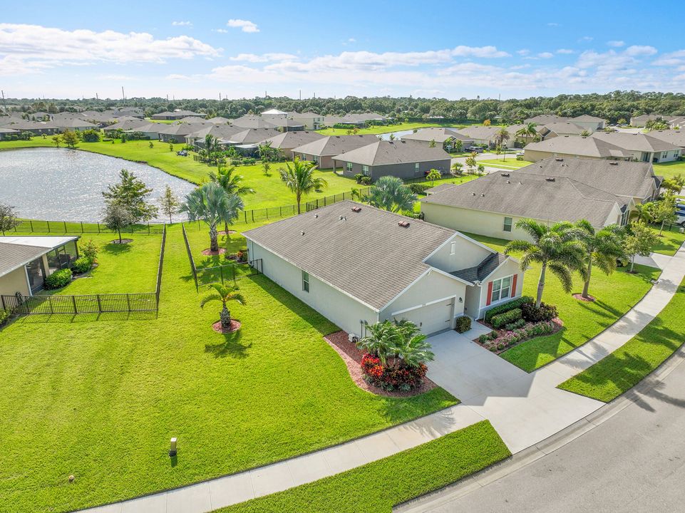 На продажу: $410,000 (4 спален, 2 ванн, 1846 Квадратных фут)