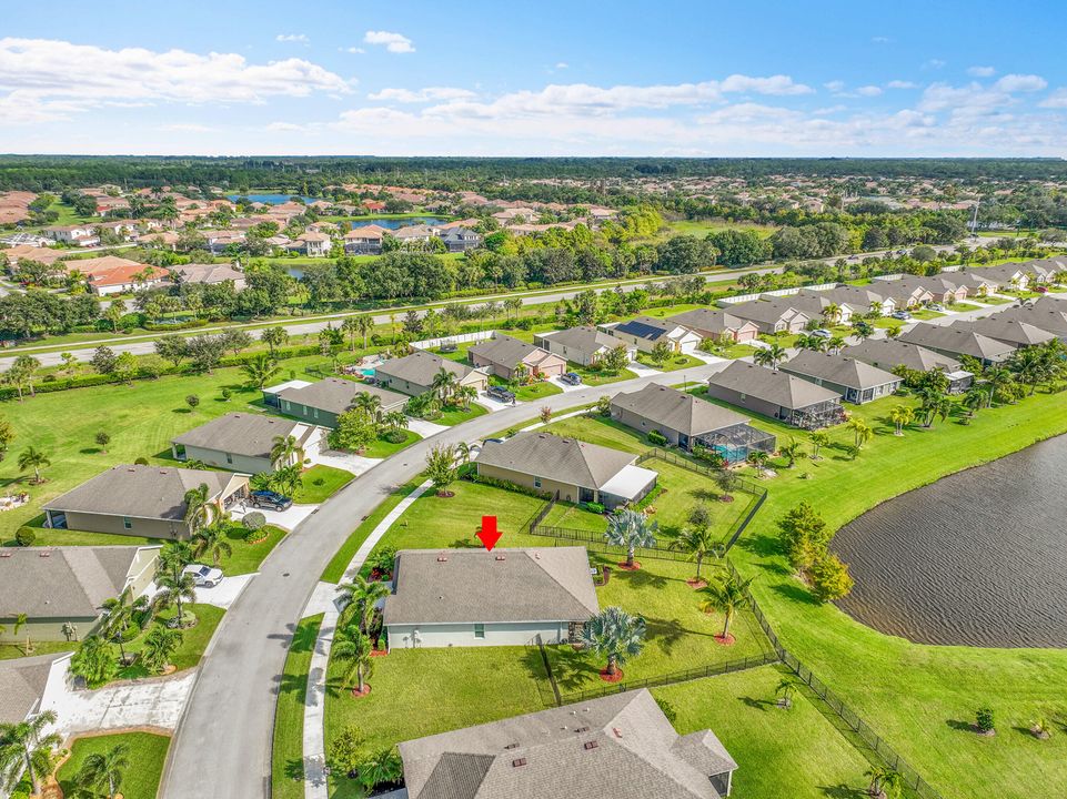 На продажу: $410,000 (4 спален, 2 ванн, 1846 Квадратных фут)