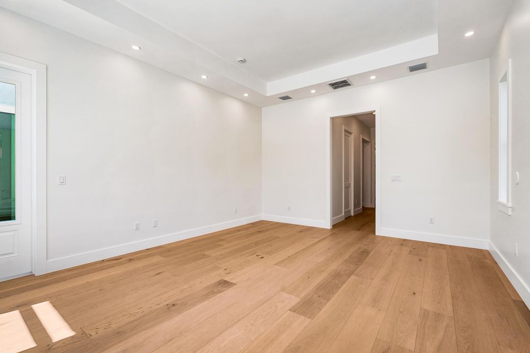 For Sale: $2,695,000 (3 beds, 3 baths, 2834 Square Feet)