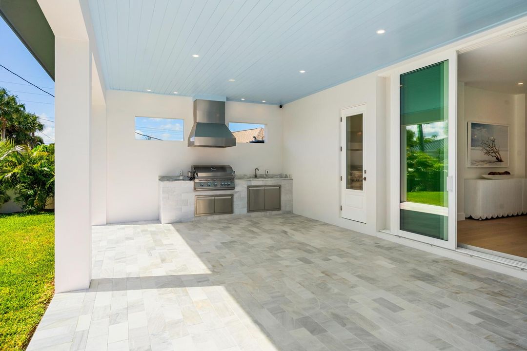 For Sale: $2,695,000 (3 beds, 3 baths, 2834 Square Feet)