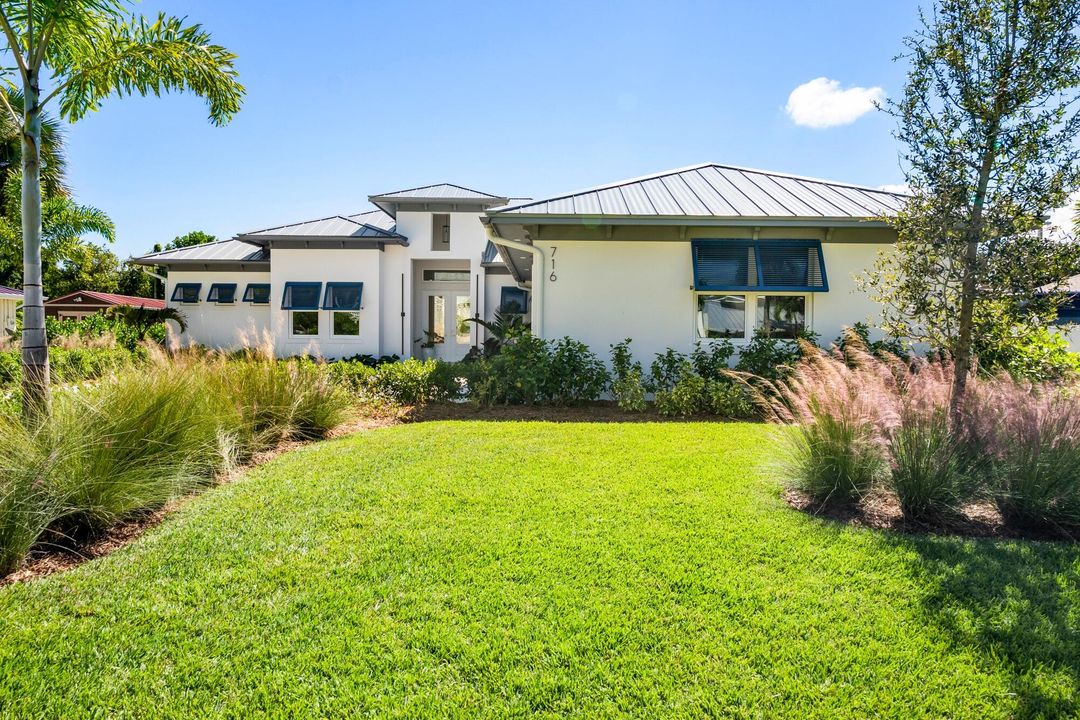 For Sale: $2,695,000 (3 beds, 3 baths, 2834 Square Feet)