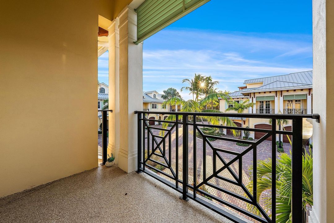 For Rent: $4,700 (3 beds, 2 baths, 1696 Square Feet)