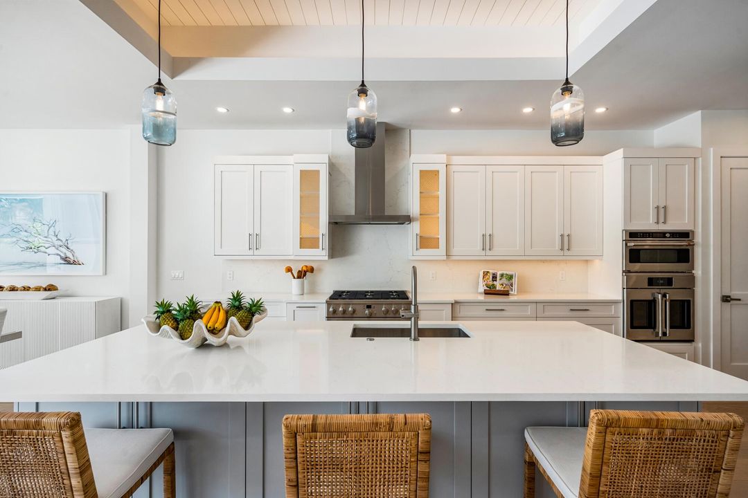 For Sale: $2,695,000 (3 beds, 3 baths, 2834 Square Feet)