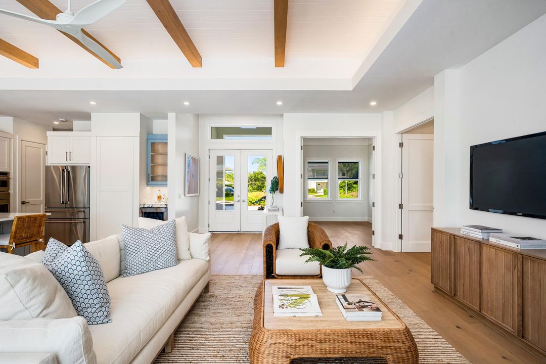 For Sale: $2,695,000 (3 beds, 3 baths, 2834 Square Feet)