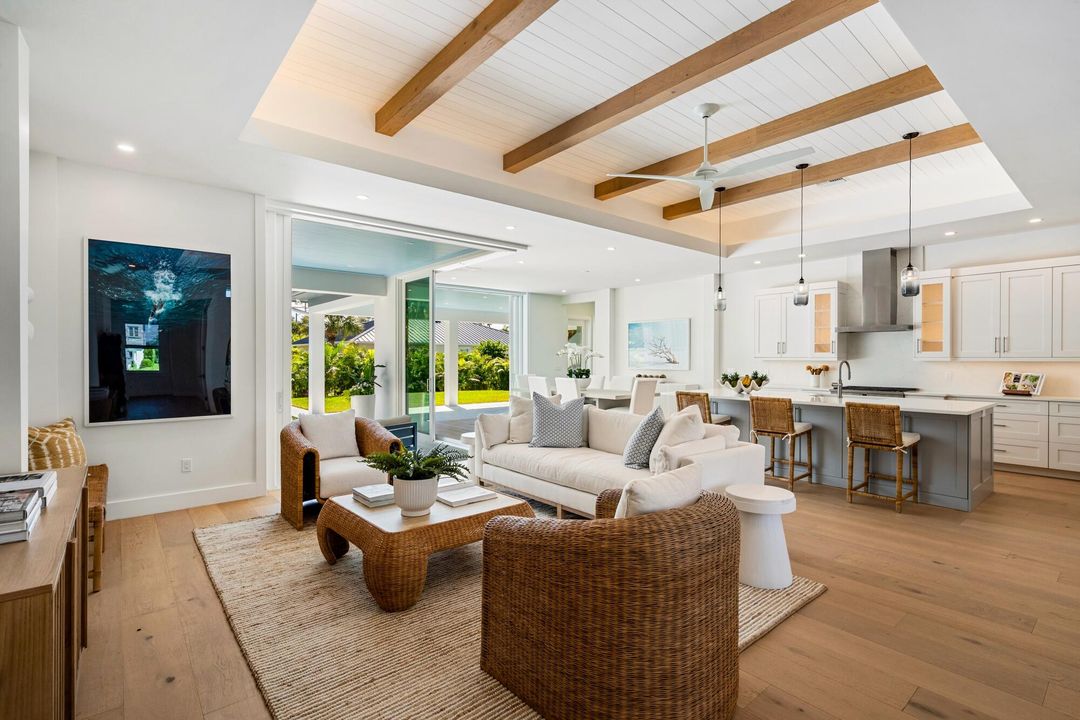 For Sale: $2,695,000 (3 beds, 3 baths, 2834 Square Feet)