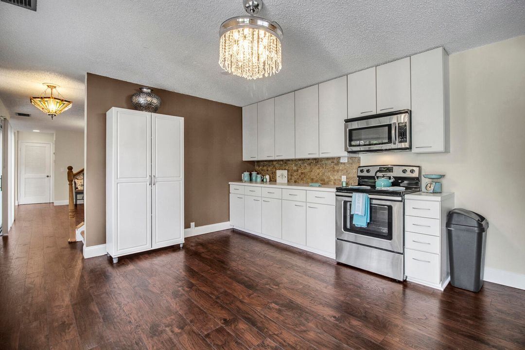 For Sale: $419,900 (2 beds, 3 baths, 1532 Square Feet)