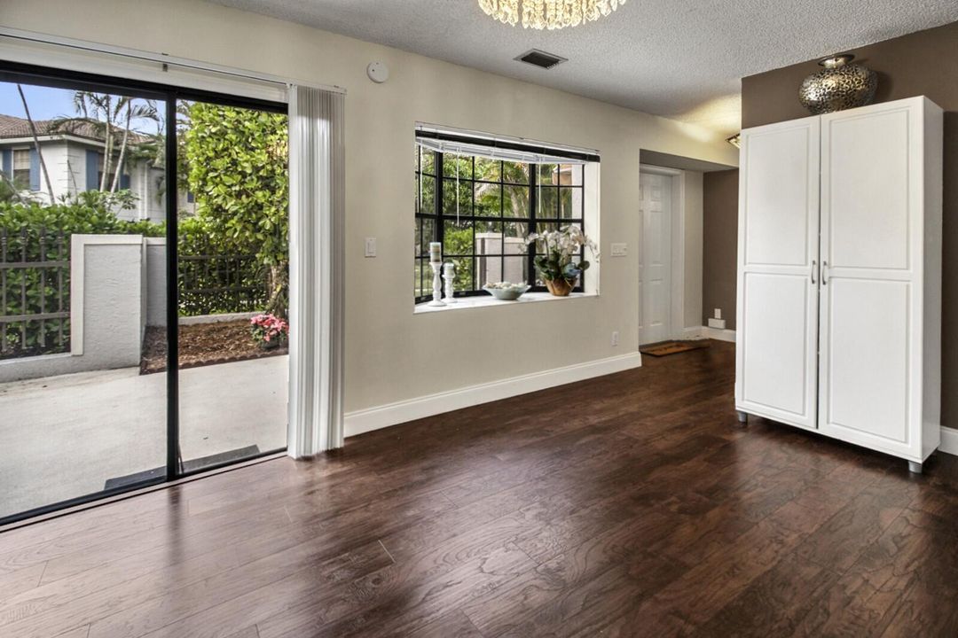 For Sale: $419,900 (2 beds, 3 baths, 1532 Square Feet)