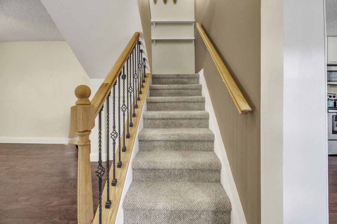 For Sale: $419,900 (2 beds, 3 baths, 1532 Square Feet)