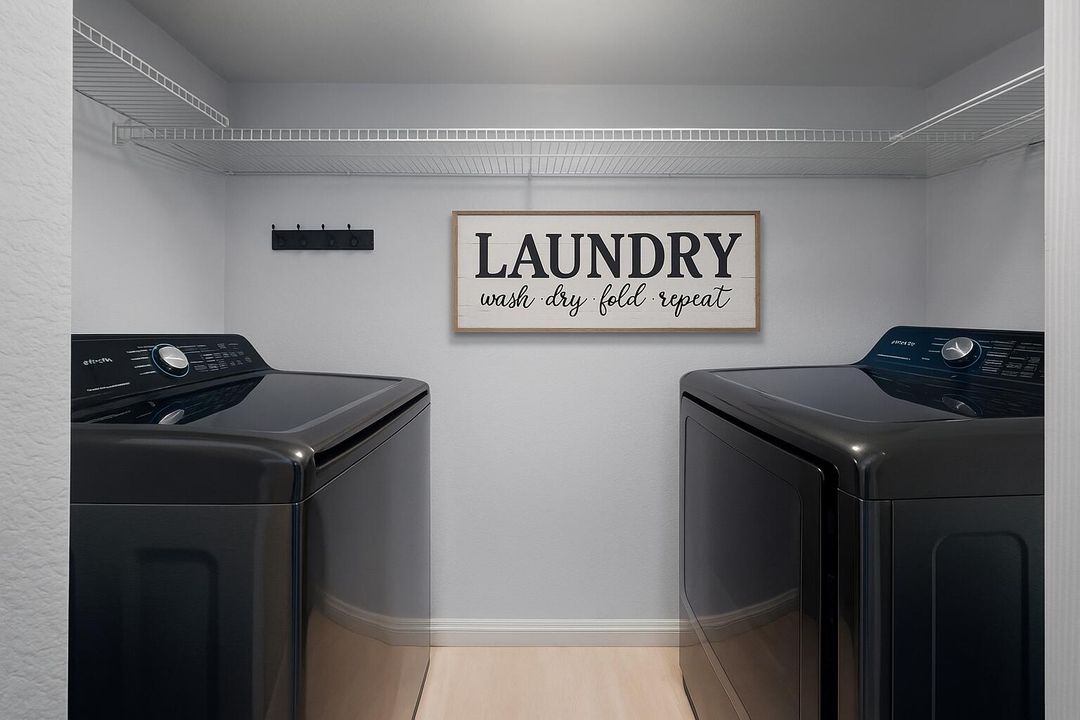 На продажу: $215,000 (2 спален, 2 ванн, 960 Квадратных фут)