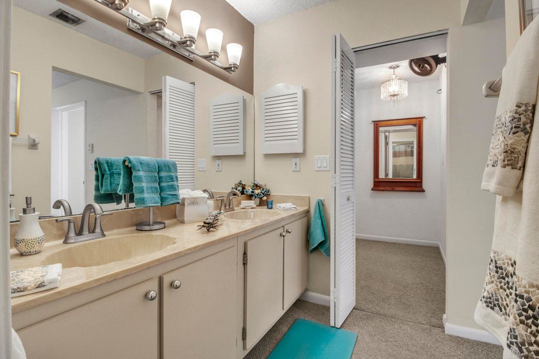 For Sale: $419,900 (2 beds, 3 baths, 1532 Square Feet)