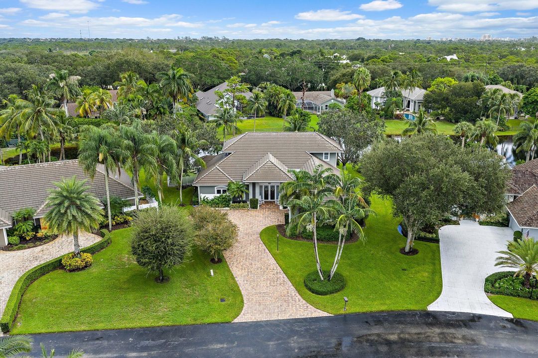 For Sale: $1,850,000 (4 beds, 4 baths, 3353 Square Feet)