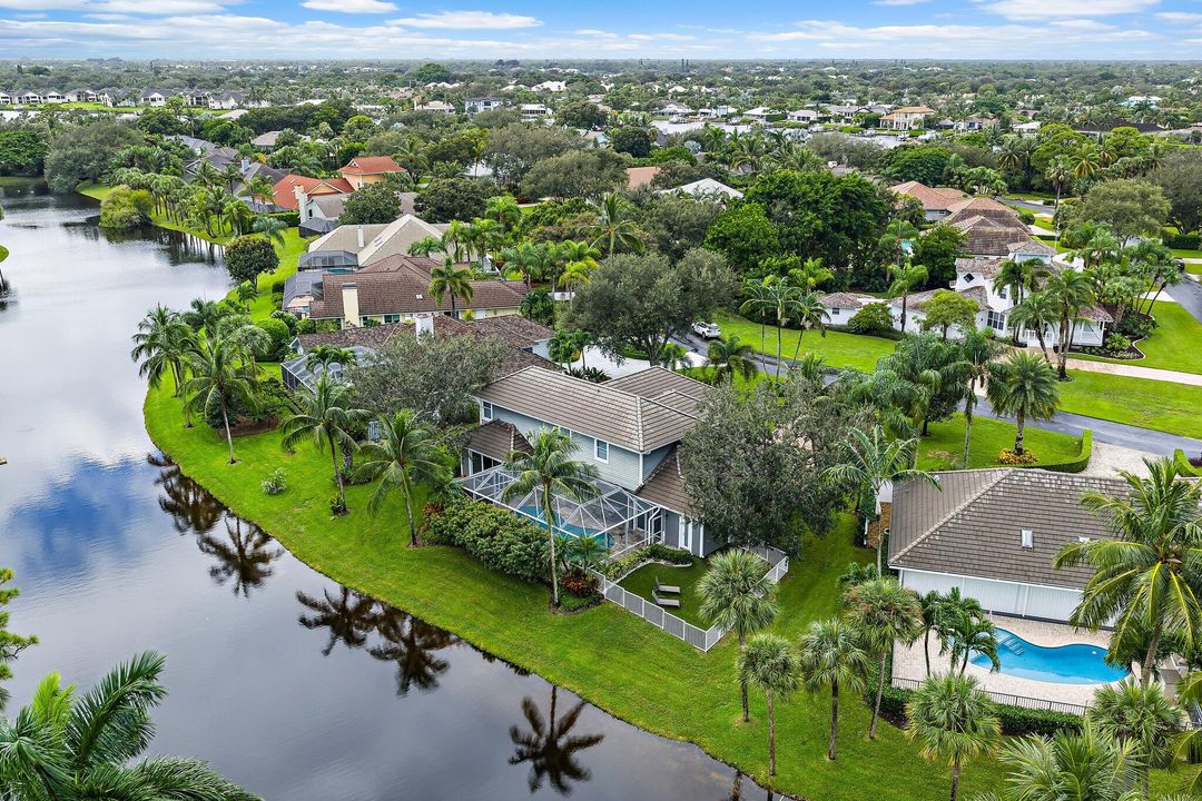 For Sale: $1,850,000 (4 beds, 4 baths, 3353 Square Feet)