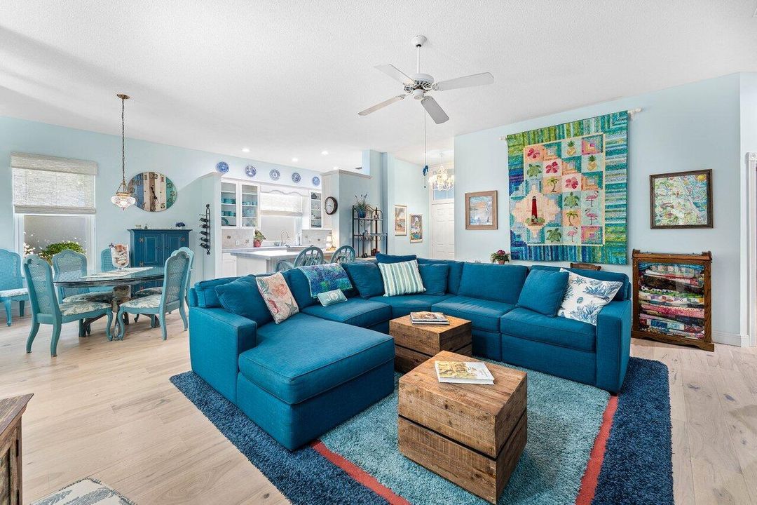 待售: $796,999 (3 贝兹, 2 浴室, 1975 平方英尺)