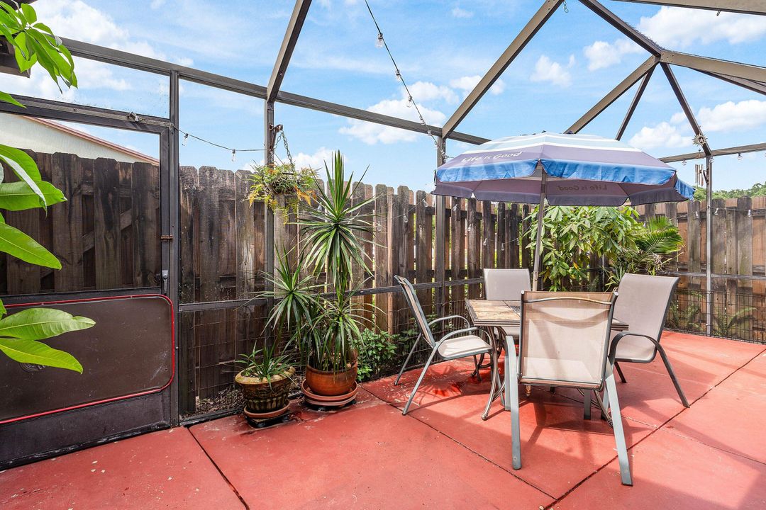 Active With Contract: $225,000 (2 beds, 2 baths, 1182 Square Feet)