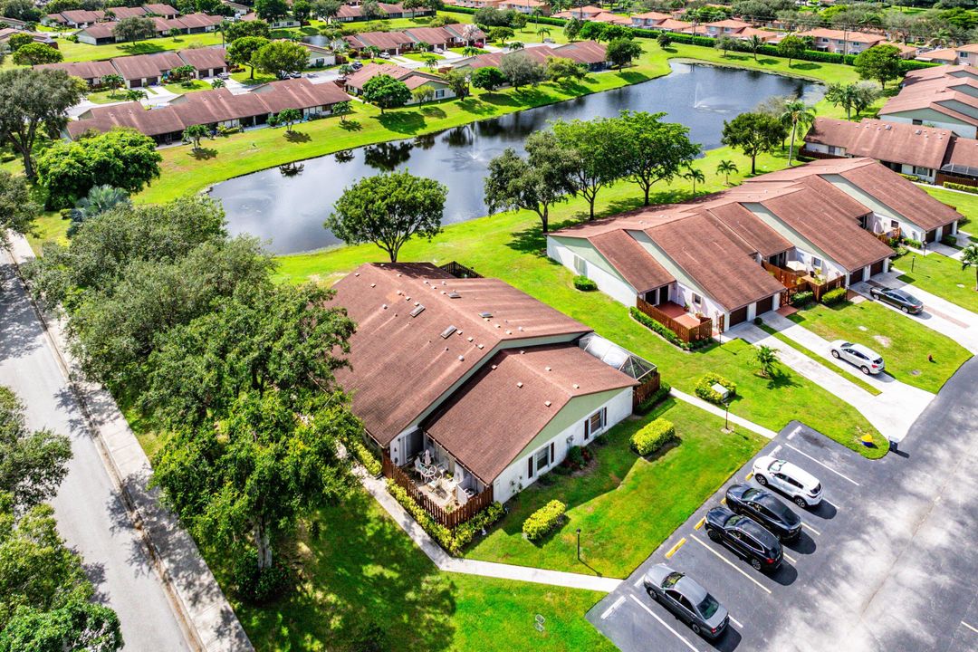 Active With Contract: $225,000 (2 beds, 2 baths, 1182 Square Feet)