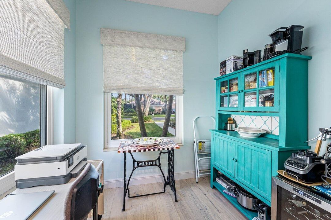 待售: $796,999 (3 贝兹, 2 浴室, 1975 平方英尺)