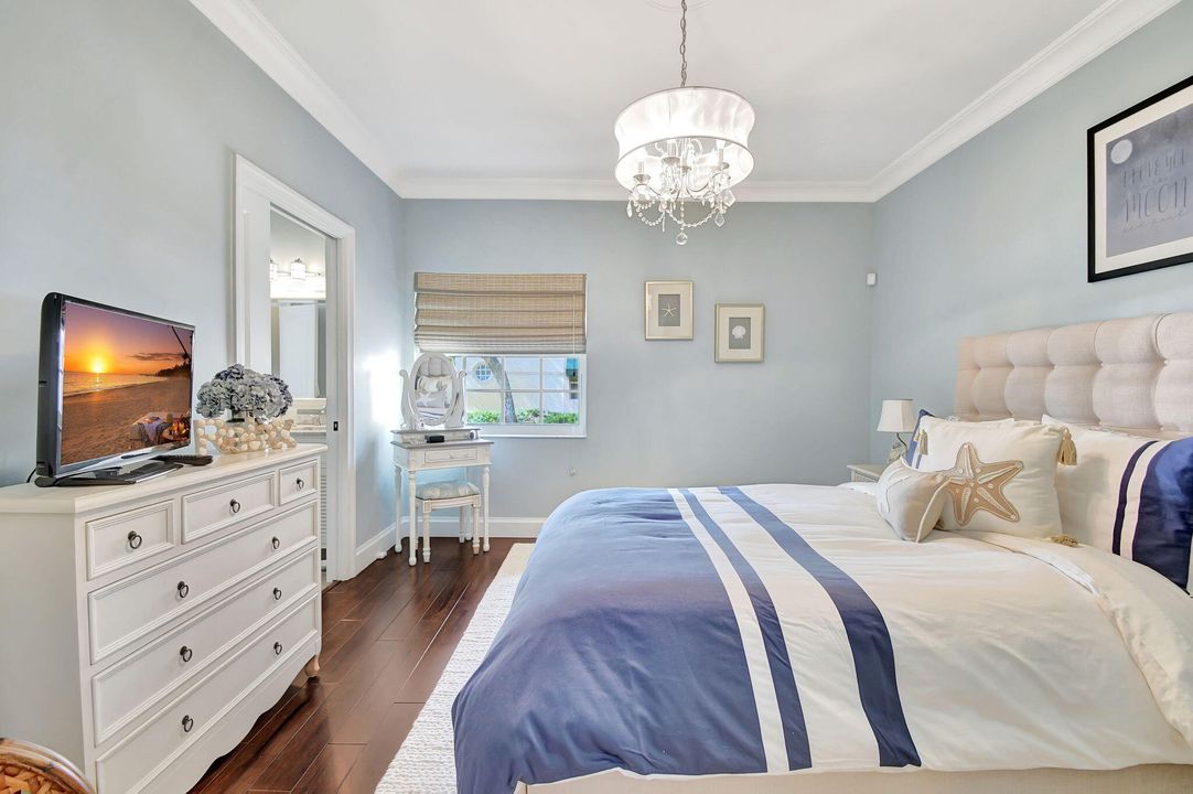 For Sale: $375,500 (2 beds, 2 baths, 1108 Square Feet)