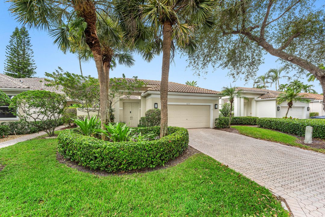 Activo con contrato: $14,000 (3 camas, 2 baños, 2079 Pies cuadrados)