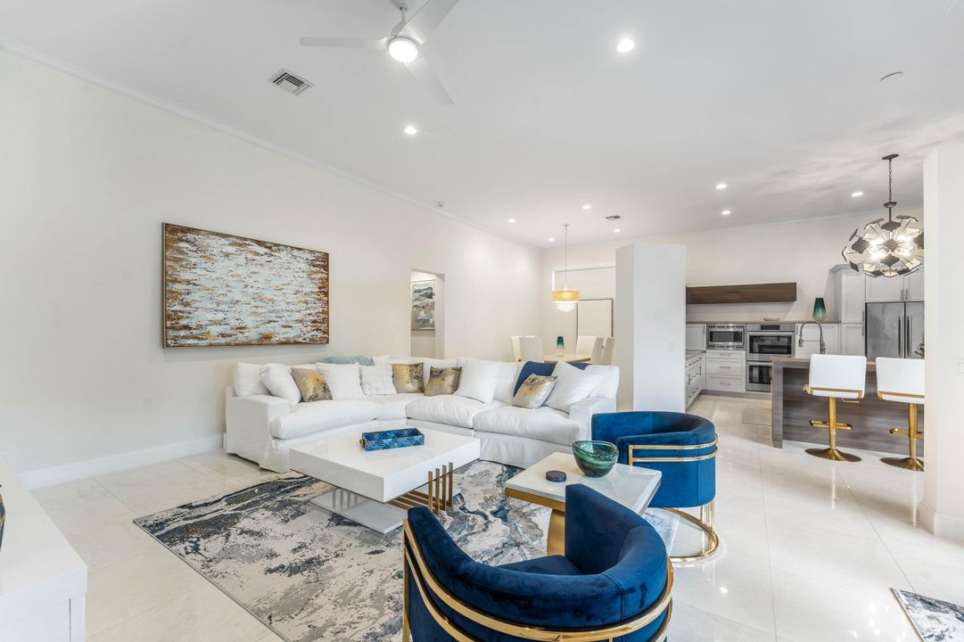 Activo con contrato: $14,000 (3 camas, 2 baños, 2079 Pies cuadrados)