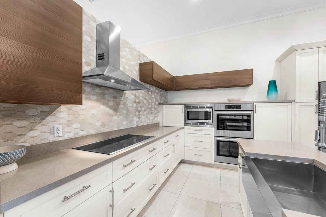 Activo con contrato: $14,000 (3 camas, 2 baños, 2079 Pies cuadrados)