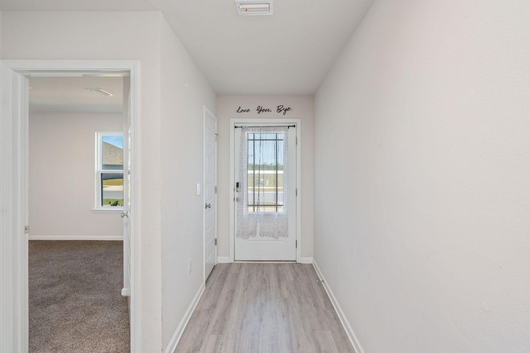 For Sale: $275,000 (4 beds, 2 baths, 1500 Square Feet)