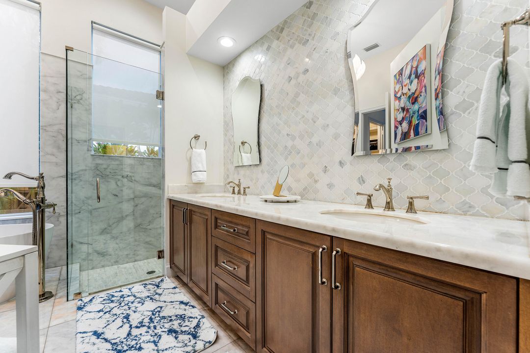 Activo con contrato: $14,000 (3 camas, 2 baños, 2079 Pies cuadrados)